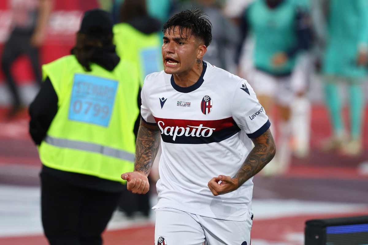Santiago Castro con la maglia del Bologna