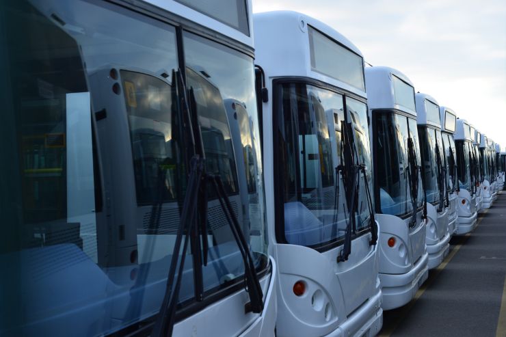 autobus fermi al capolinea